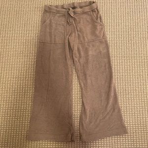 Barefoot dreams crop pant size xs
